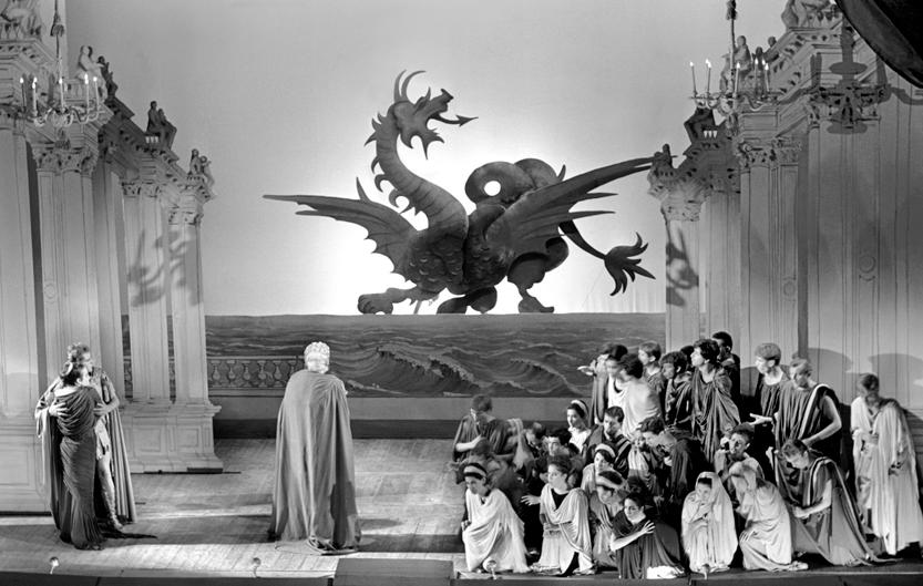 Idoménée de Mozart - Festival d&#039;Aix-en-Provence 1963. Acte II, le monstre marin surgit des flots. Avec Enriquetta Tarres (Electra) et Ronald Dowd (Idomeneo)