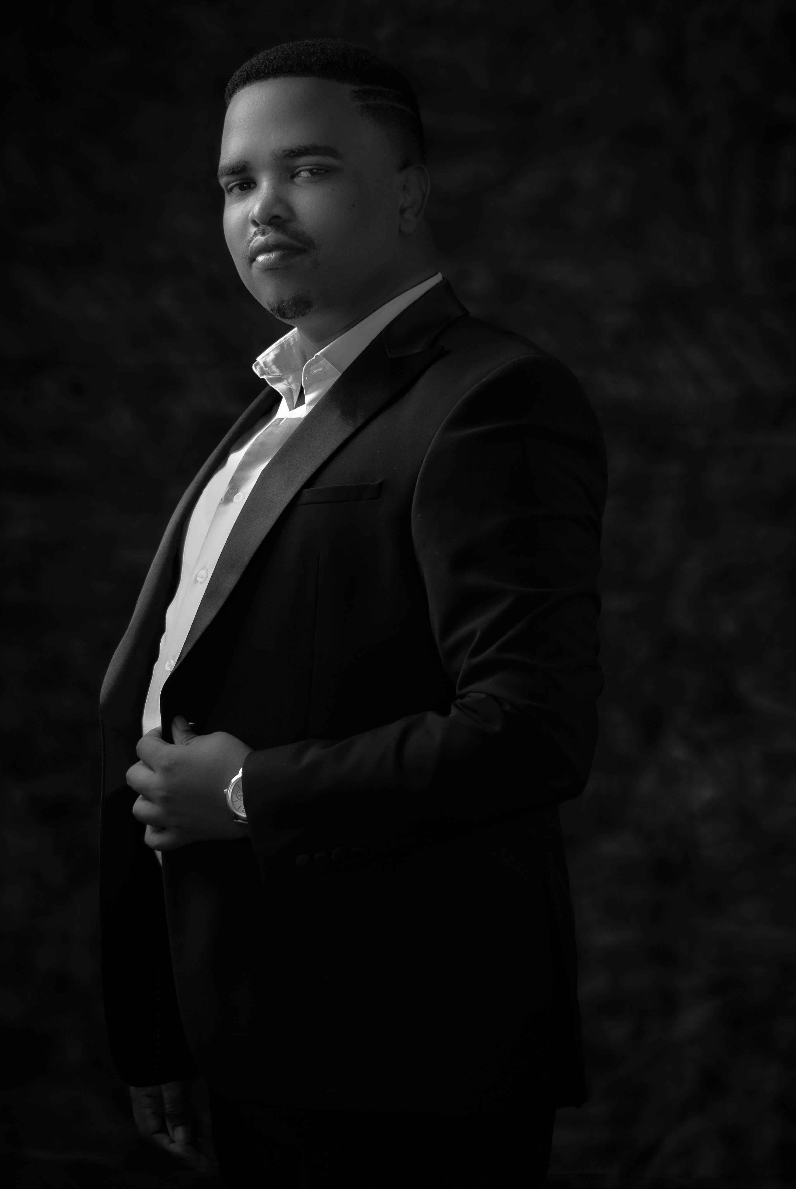 Luvuyo Mbundu — Baritone — 2021 Vocal Residency